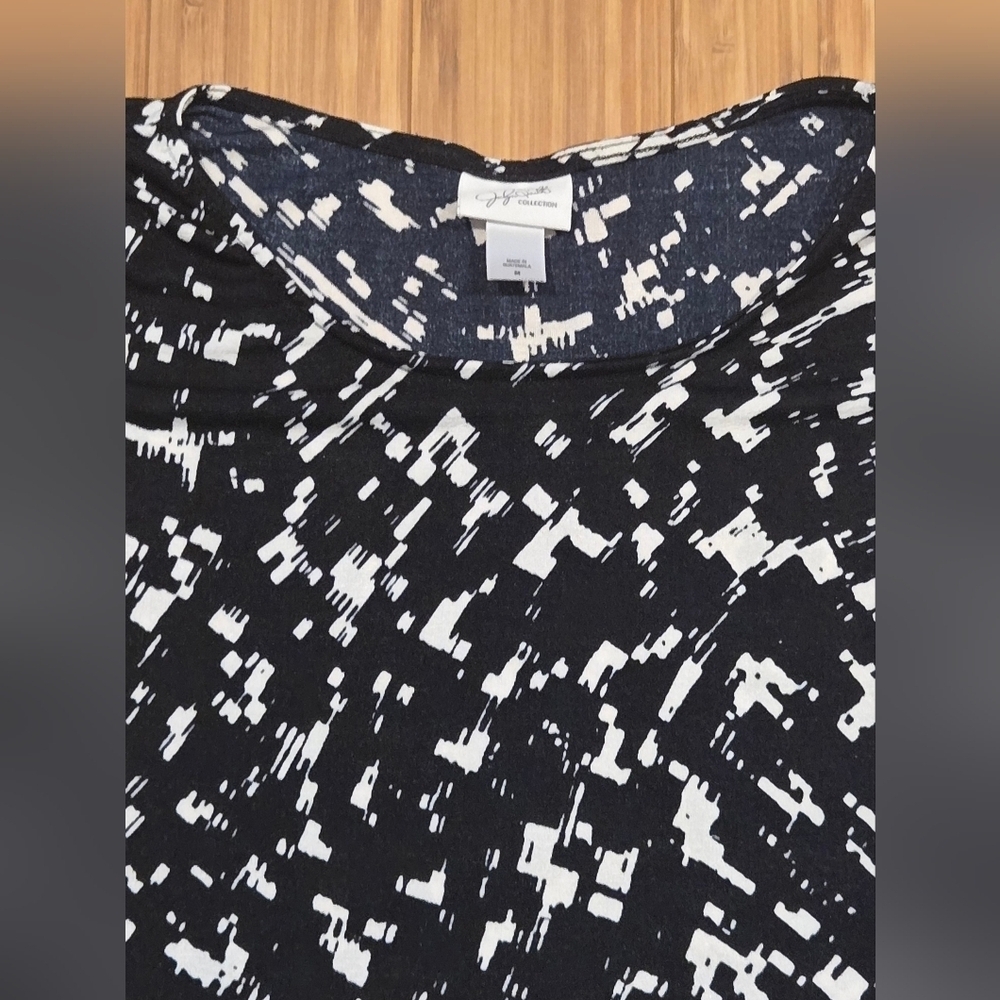 NWOT Jaclyn Smith Patterned Women's Top - Picture 4 of 9